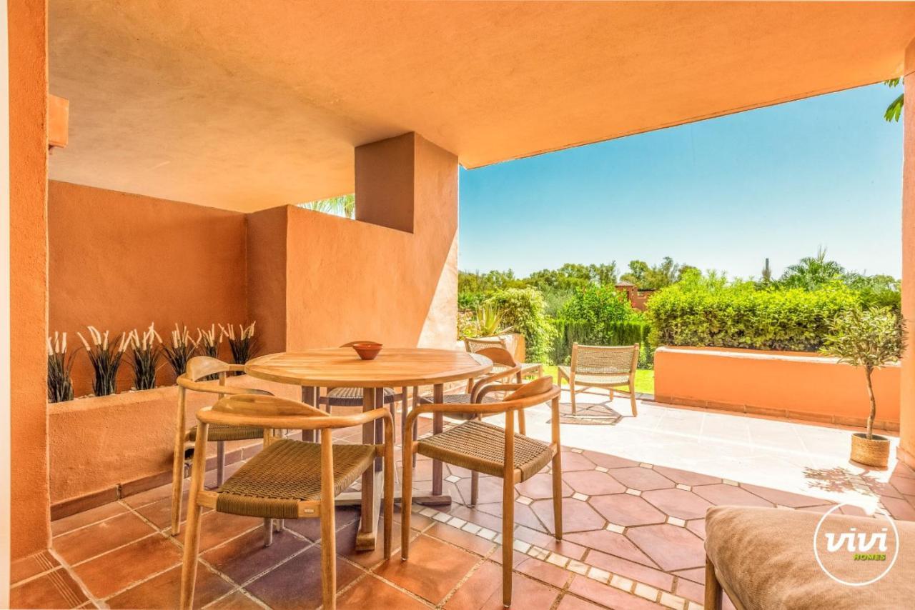 Vivi Homes - Boho Sunrise Alminar Pool, Garden & Terrace Apartment Marbella