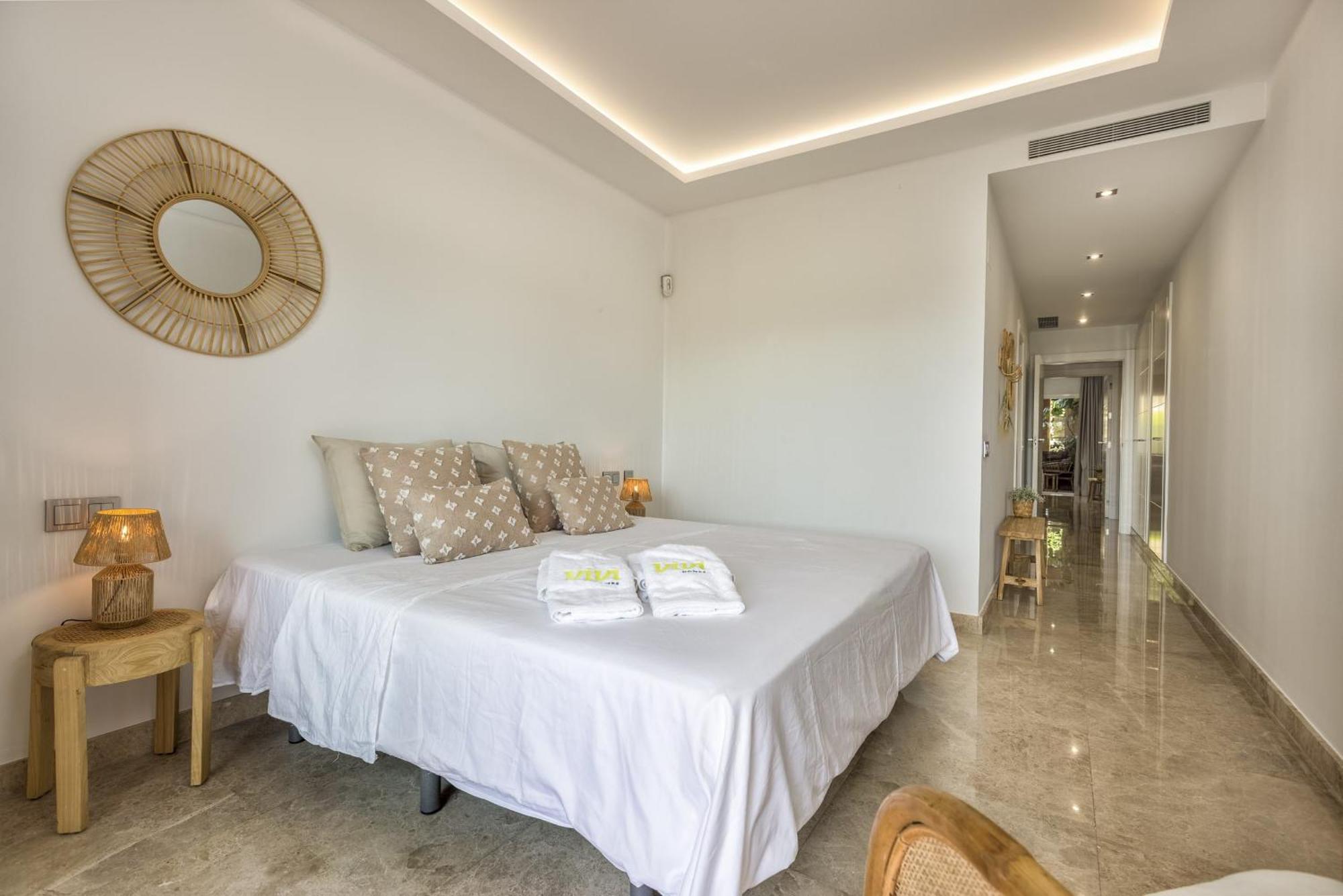 Vivi Homes - Boho Sunrise Alminar Pool, Garden & Terrace Apartment Marbella
